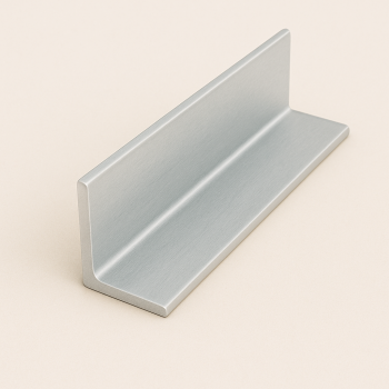 Уголок алюминиевый прессованный бульбообразный 20х5х2 мм АМц ГОСТ 13617-97 в наличии в Астрахани